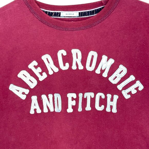 Abercrombie & Fitch Mens Muscle T-Shirt Red Crew Neck Spell Out Textured - Picture 3 of 9
